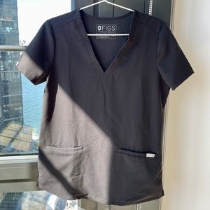 FIGS Casma Black Scrub Top